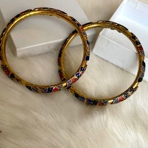 Beautiful etched bangle bracelet set